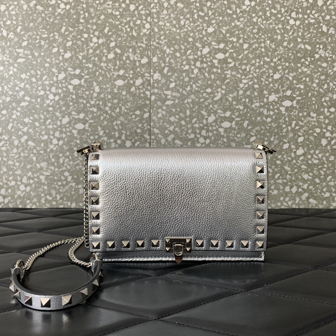 Valentino Garavani Rockstud Small Shoulder Bag in Silver Grainy Calfskin